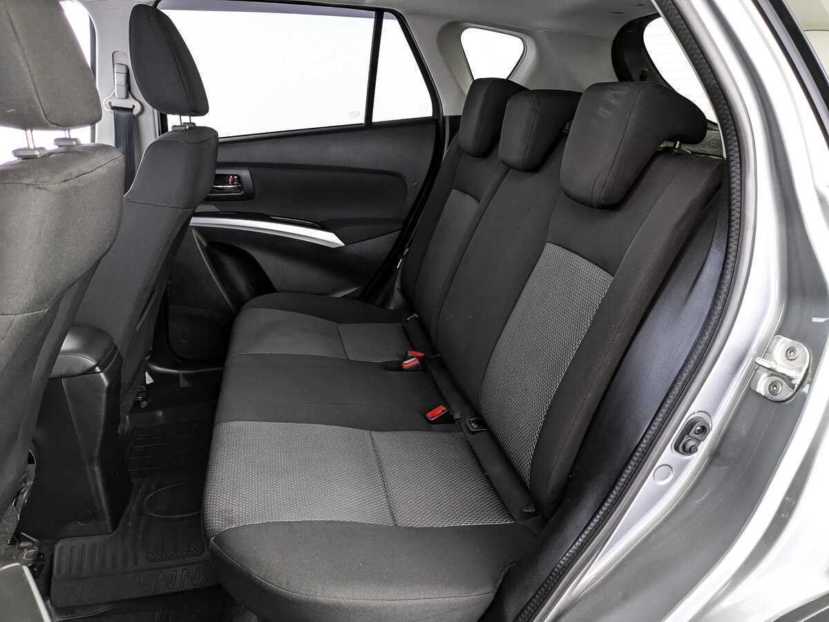 Suzuki SX4 с пробегом — 2014 год. Фото: #13