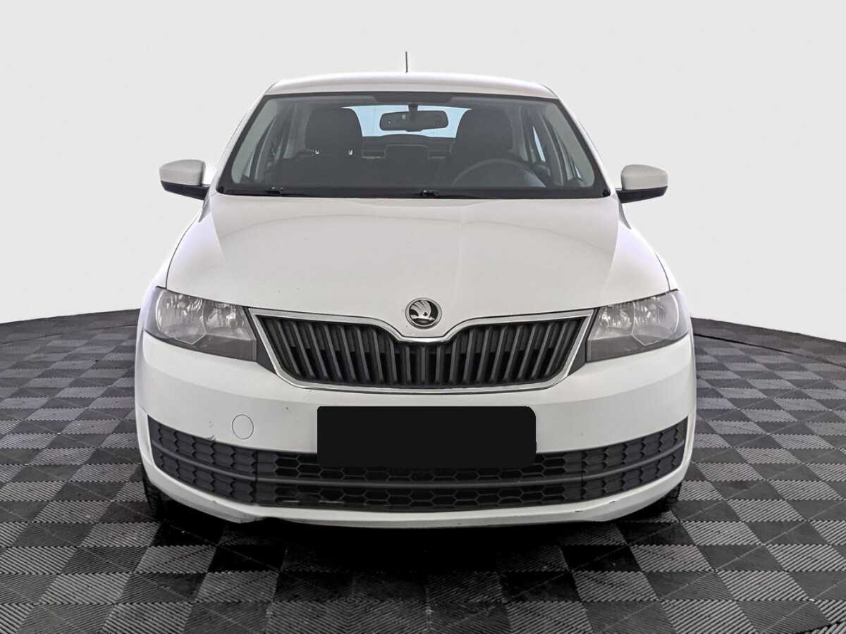 Skoda Rapid с пробегом — 2015 год. Фото: #1