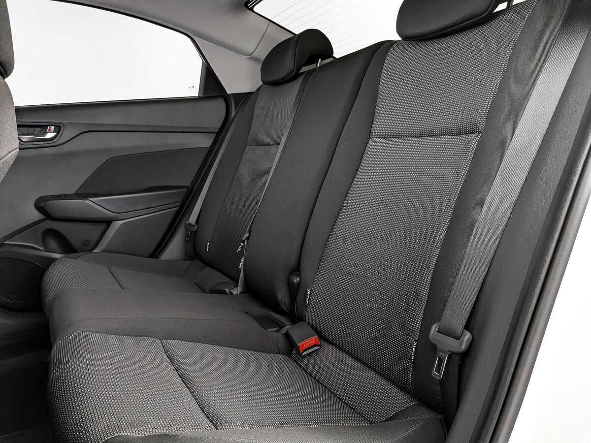 Hyundai Solaris с пробегом — 2022 год. Фото: #13