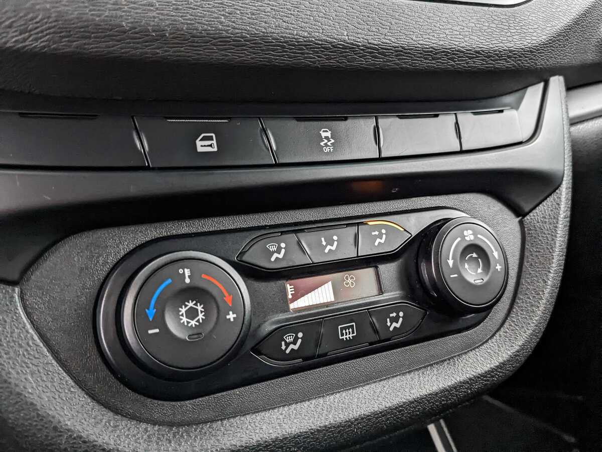 Lada (ВАЗ) Vesta с пробегом — 2016 год. Фото: #16