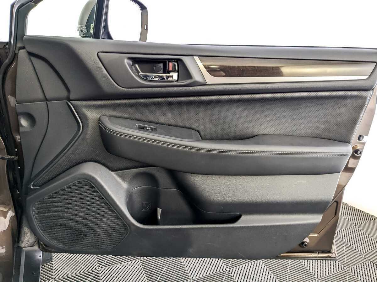 Subaru Outback с пробегом — 2017 год. Фото: #18