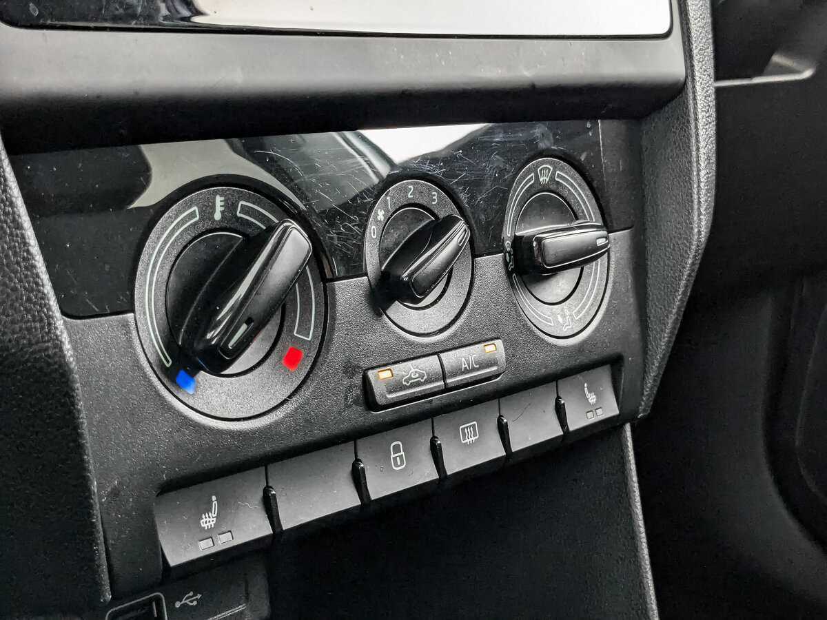 Skoda Rapid с пробегом — 2018 год. Фото: #16