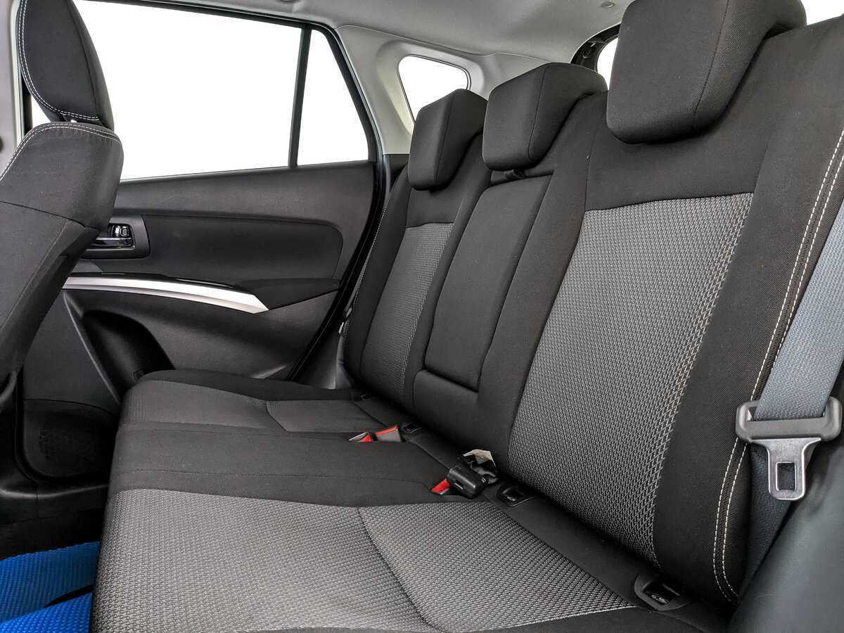 Suzuki SX4 с пробегом — 2014 год. Фото: #13