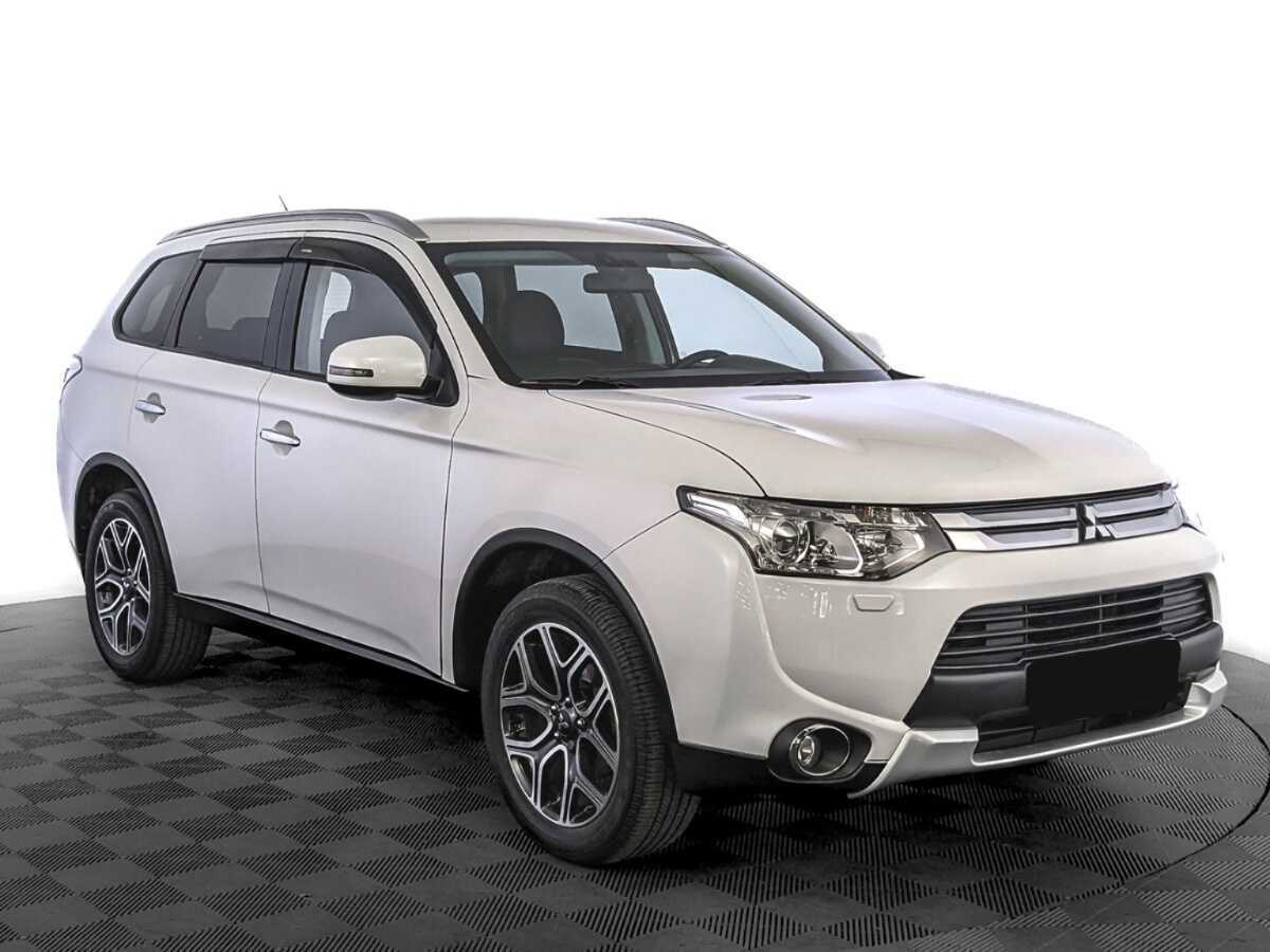 Mitsubishi Outlander с пробегом — 2014 год. Фото: #2