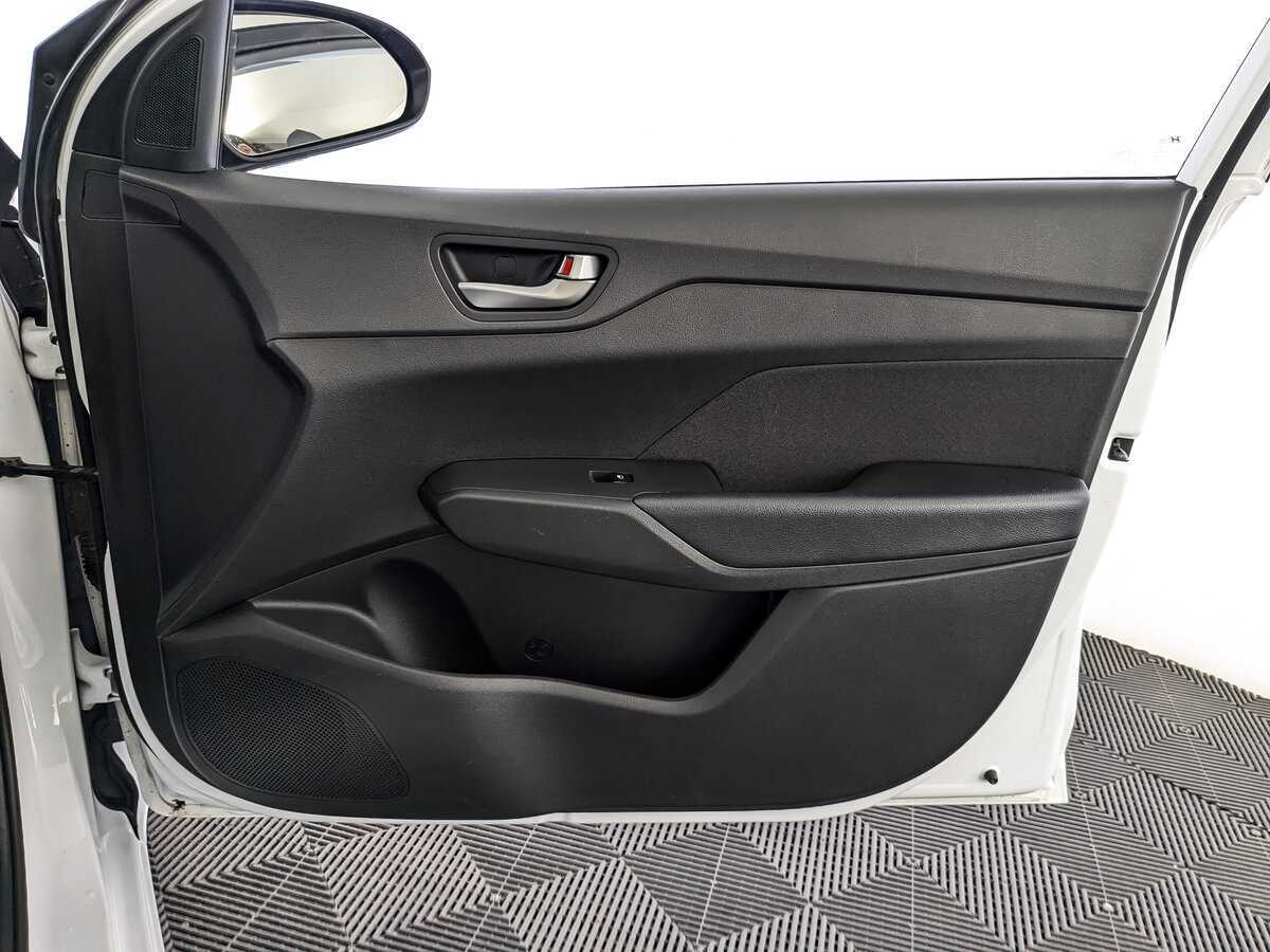 Hyundai Solaris с пробегом — 2019 год. Фото: #20