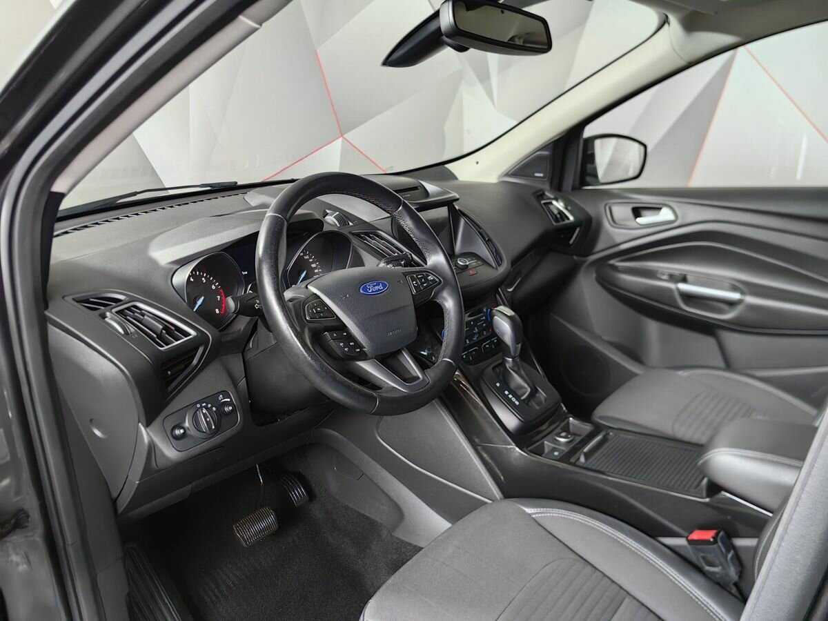 Ford Kuga с пробегом — 2017 год. Фото: #12