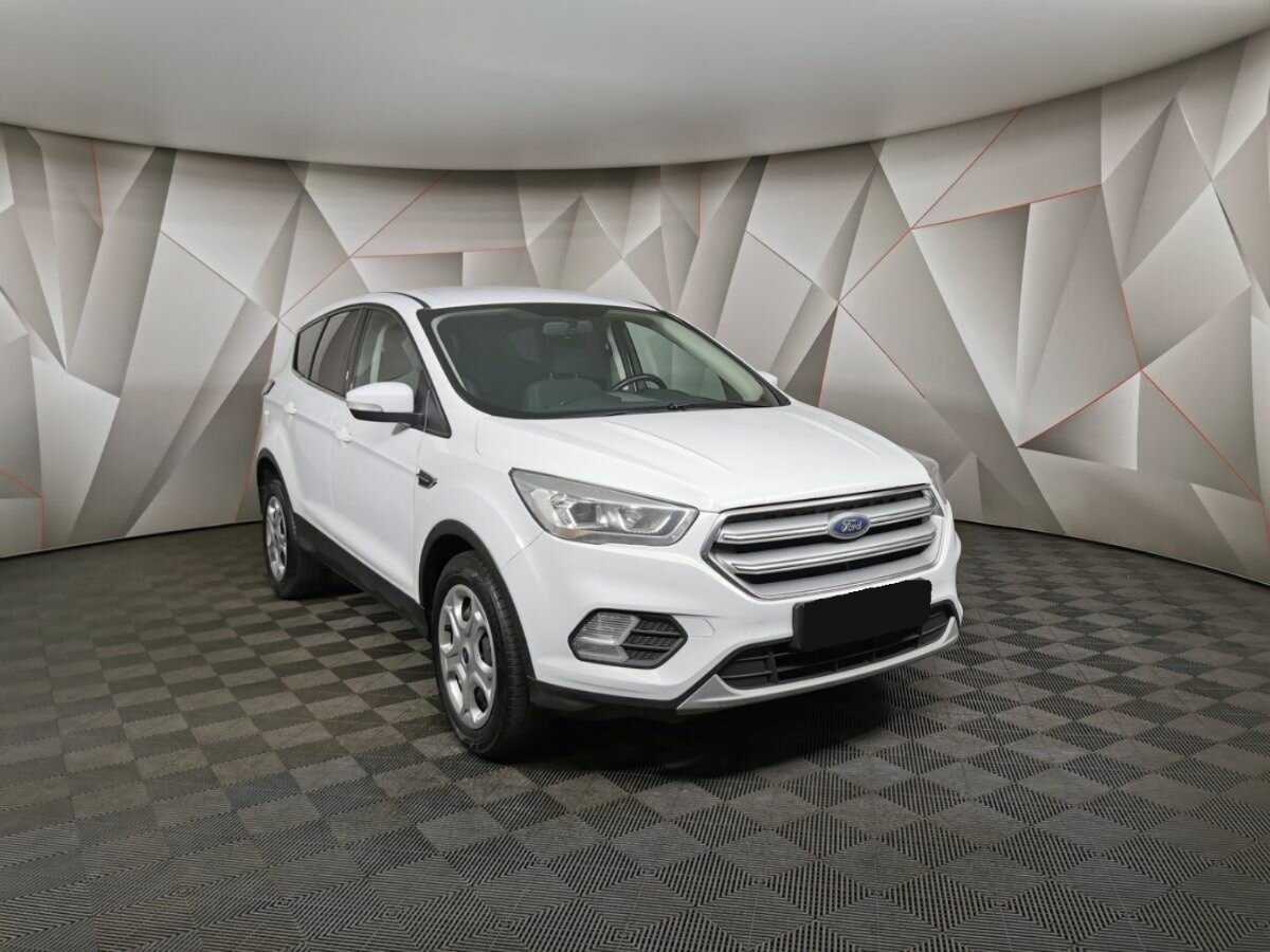 Ford Kuga с пробегом — 2017 год. Фото: #2