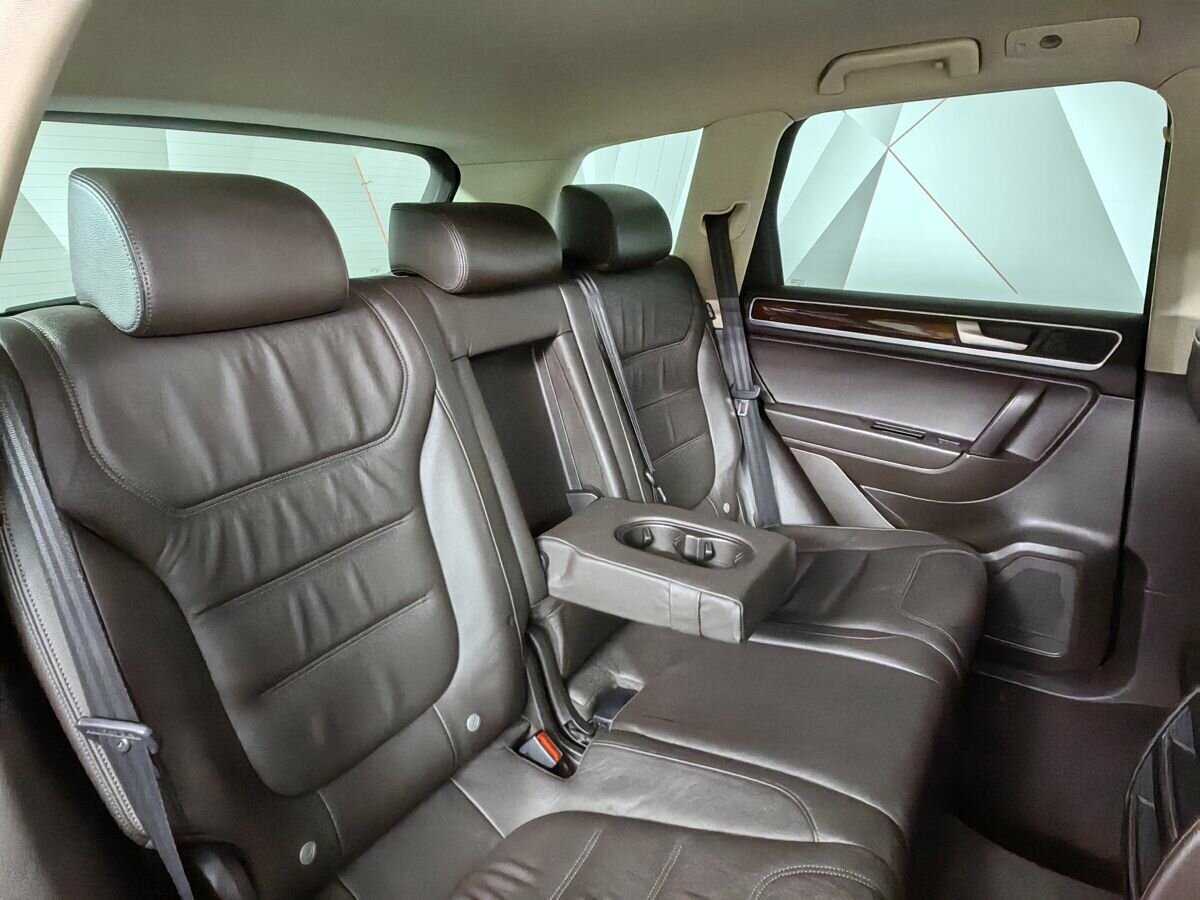 Volkswagen Touareg с пробегом — 2013 год. Фото: #11