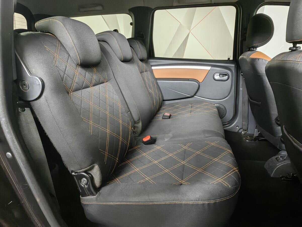 Lada (ВАЗ) Largus с пробегом — 2015 год. Фото: #11