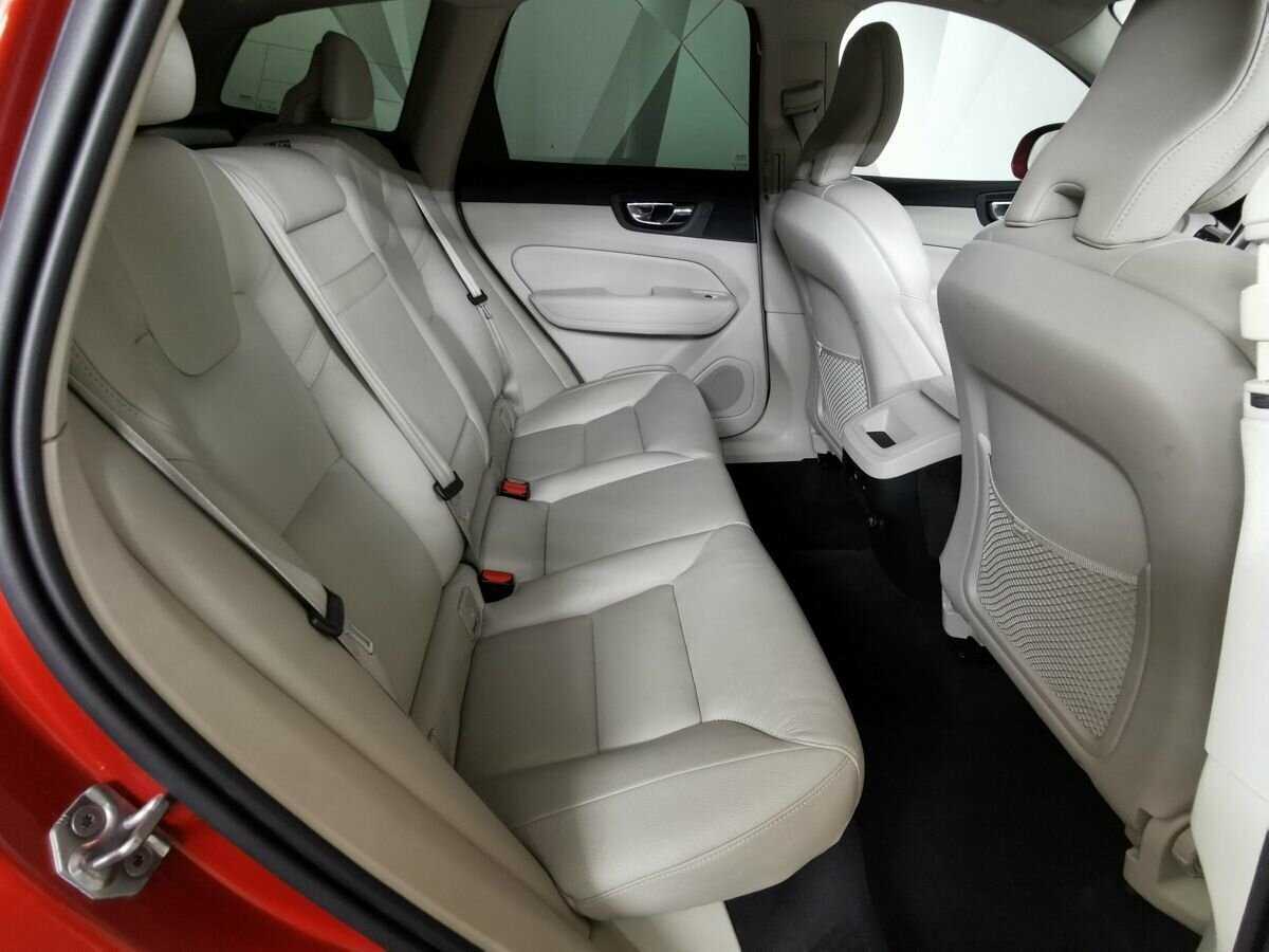Volvo XC60 с пробегом — 2018 год. Фото: #11