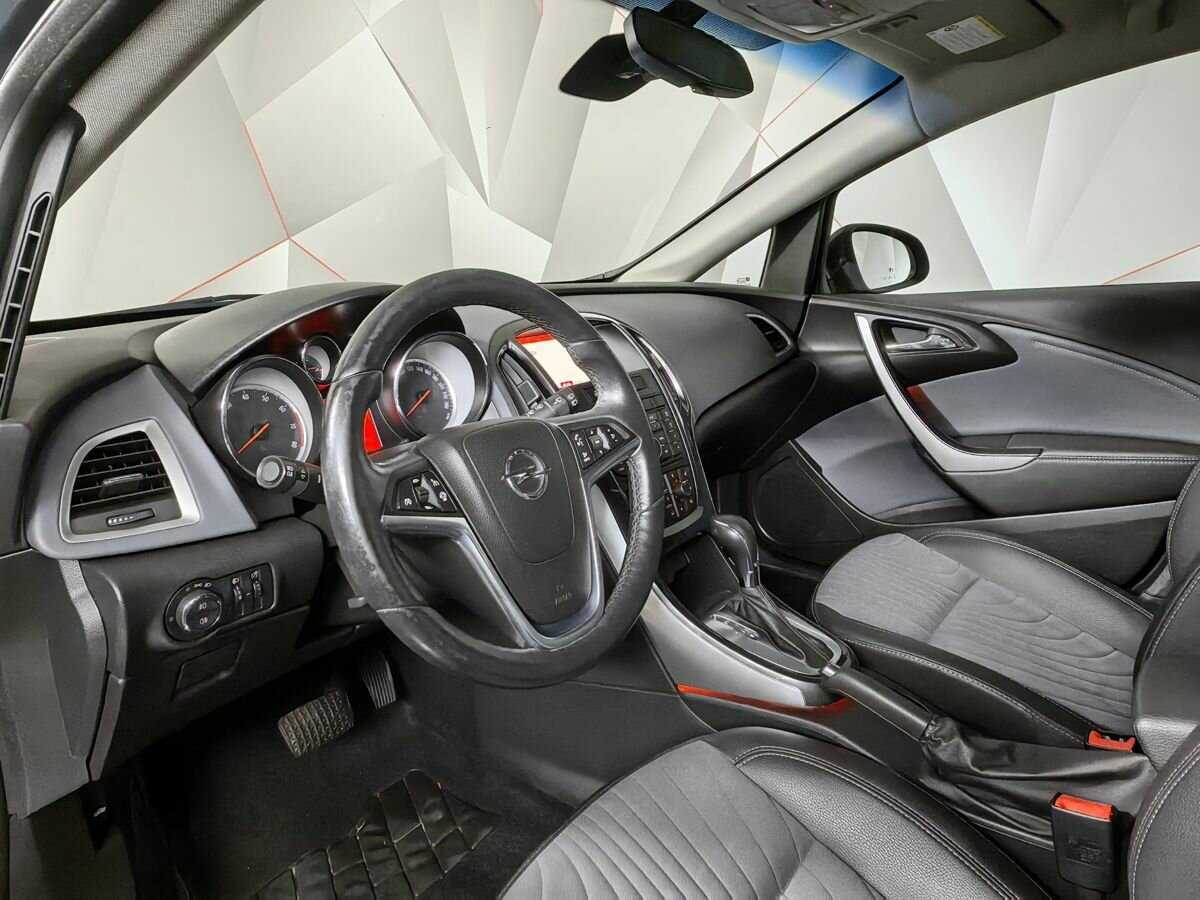 Opel Astra с пробегом — 2014 год. Фото: #13