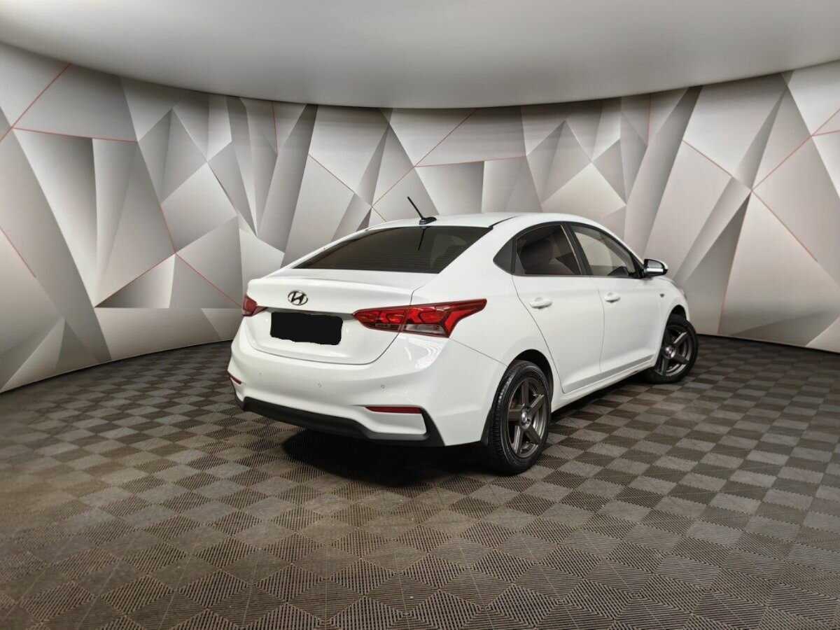 Hyundai Solaris с пробегом — 2017 год. Фото: #1