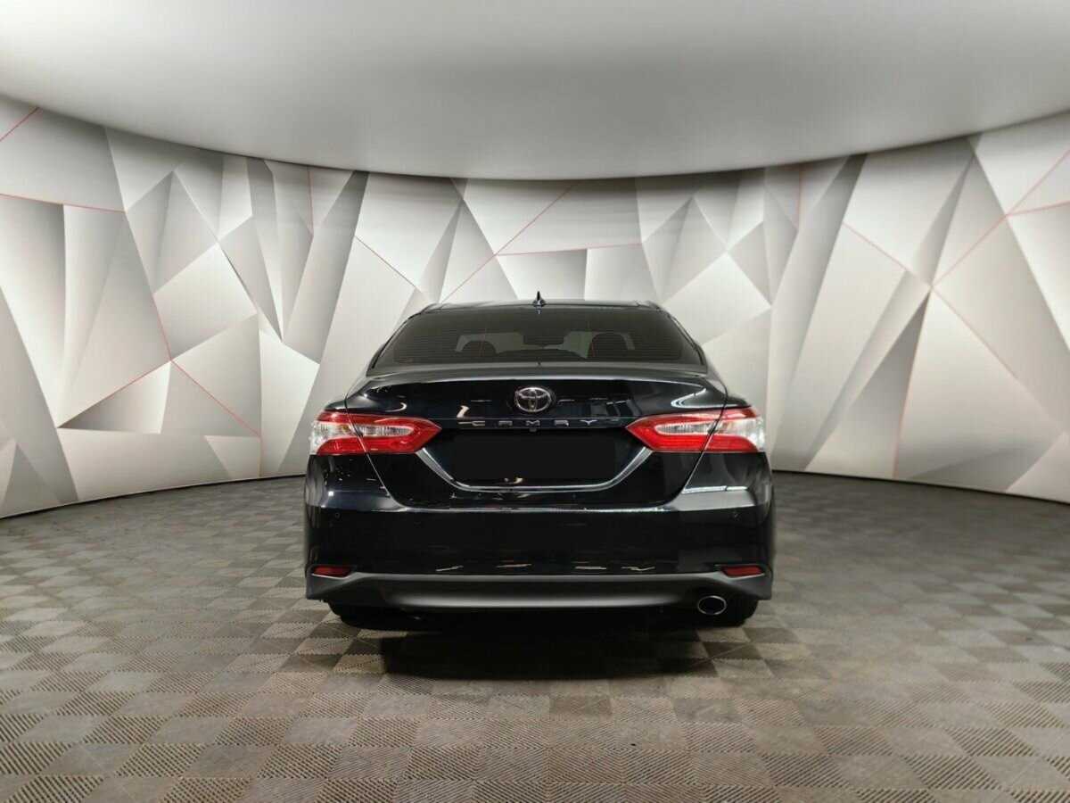 Toyota Camry с пробегом — 2019 год. Фото: #7
