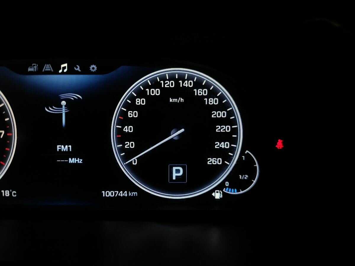 Hyundai Equus с пробегом — 2013 год. Фото: #15