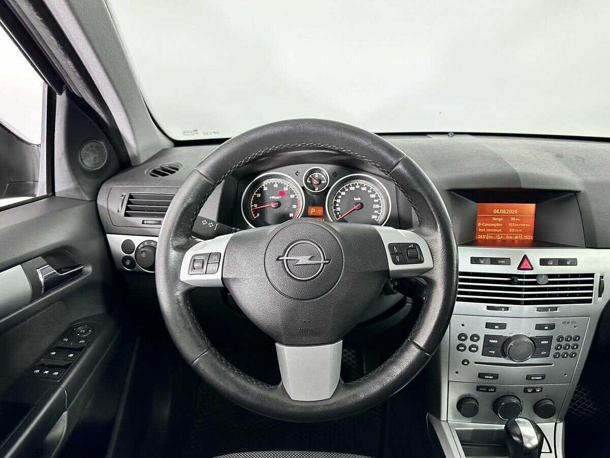 Opel Astra с пробегом — 2014 год. Фото: #7