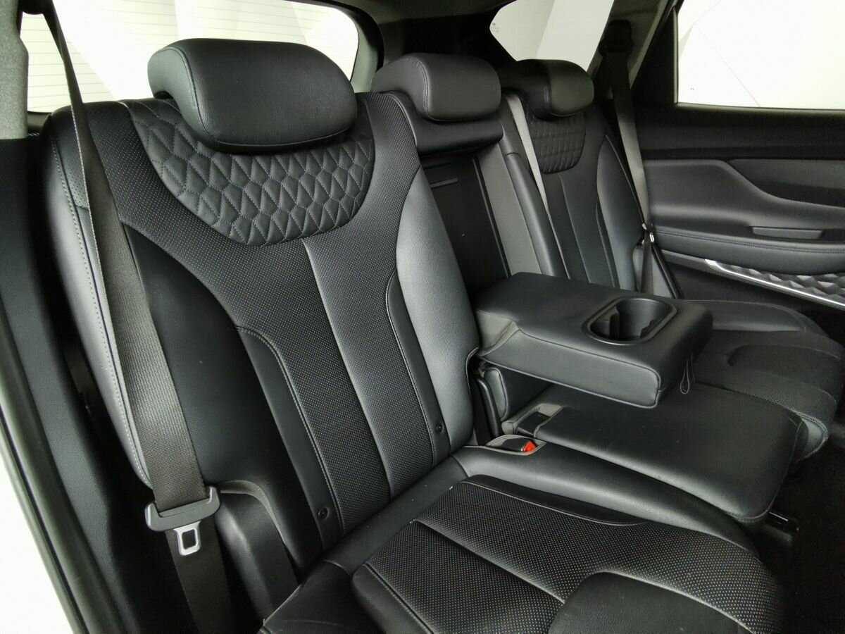 Hyundai Santa Fe с пробегом — 2019 год. Фото: #12