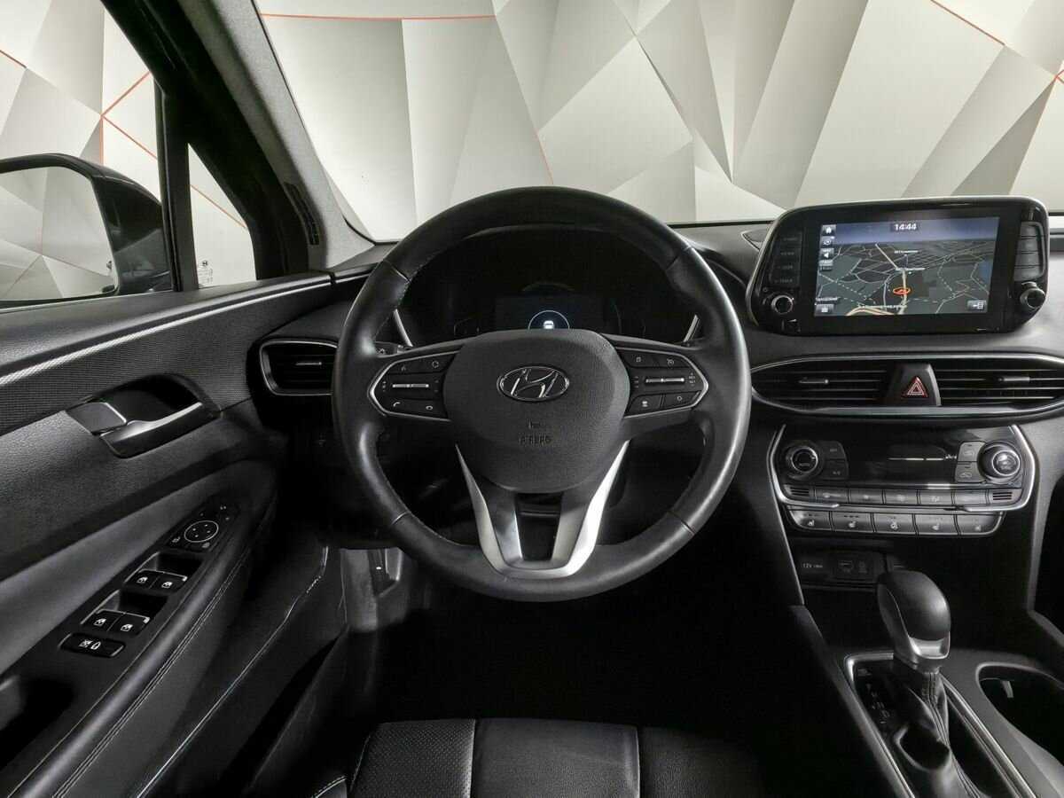 Hyundai Santa Fe с пробегом — 2019 год. Фото: #14