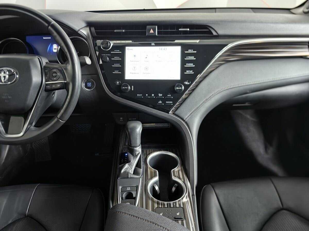 Toyota Camry с пробегом — 2020 год. Фото: #10