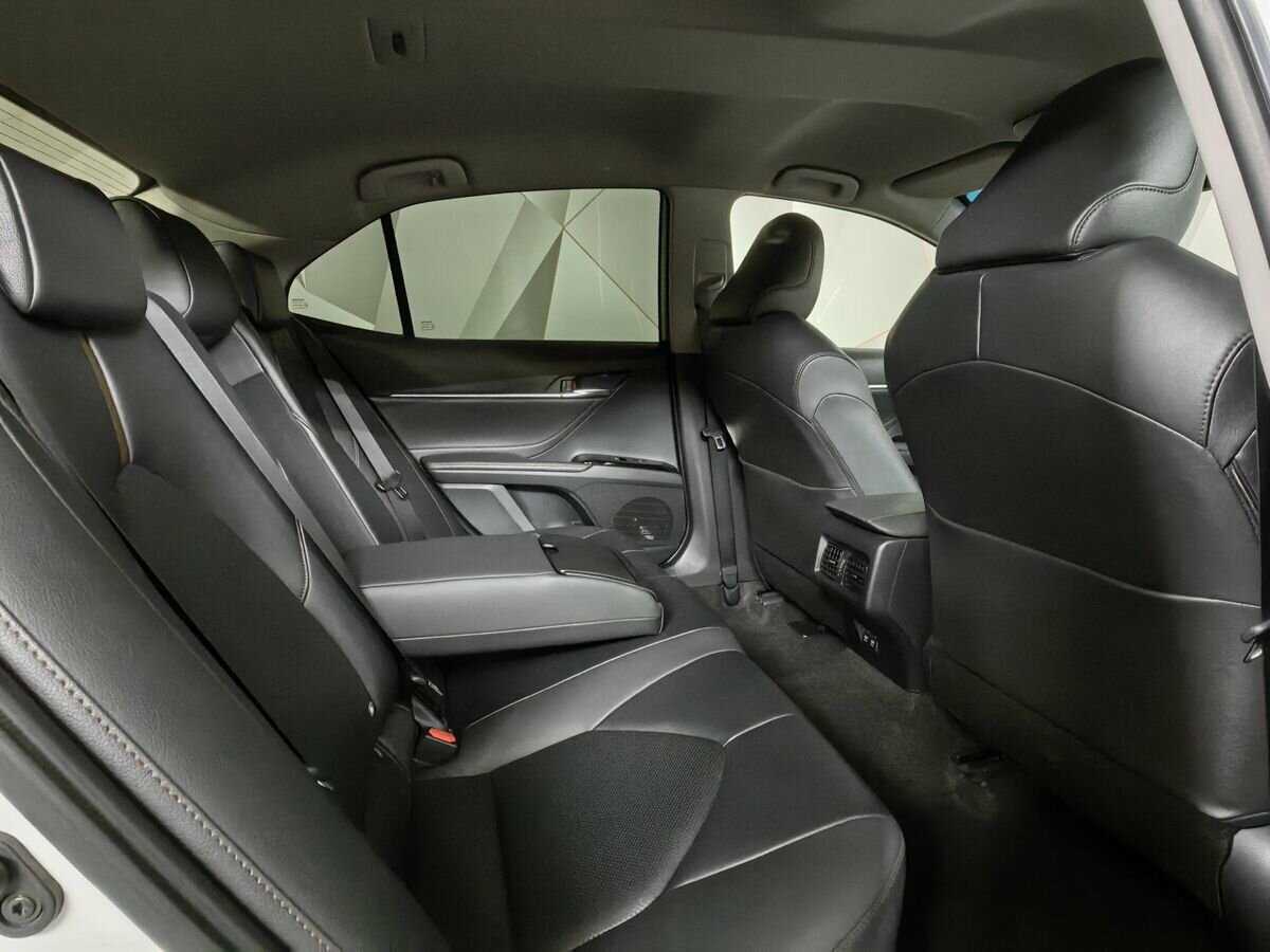 Toyota Camry с пробегом — 2020 год. Фото: #11