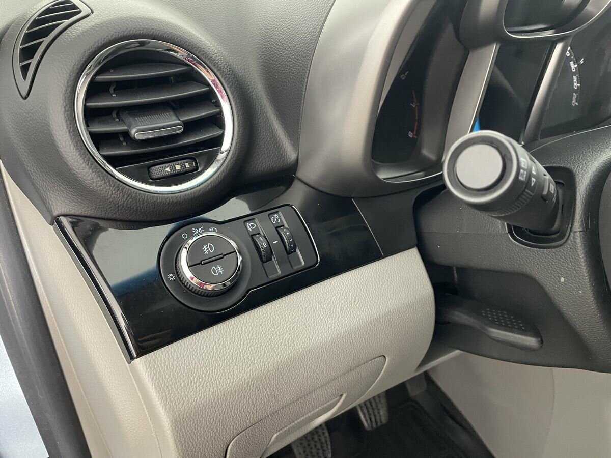 Chevrolet Orlando с пробегом — 2012 год. Фото: #8