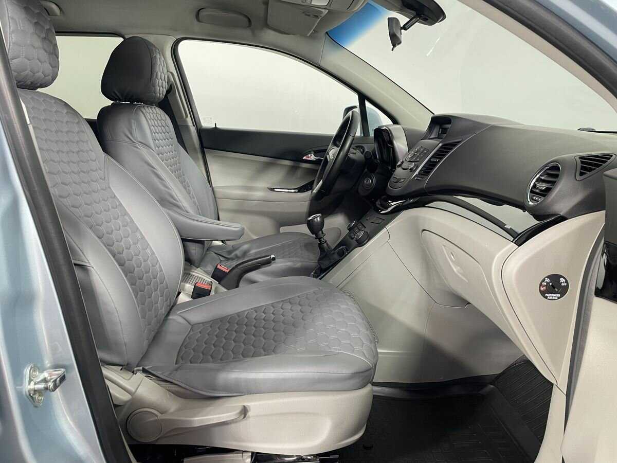 Chevrolet Orlando с пробегом — 2012 год. Фото: #13