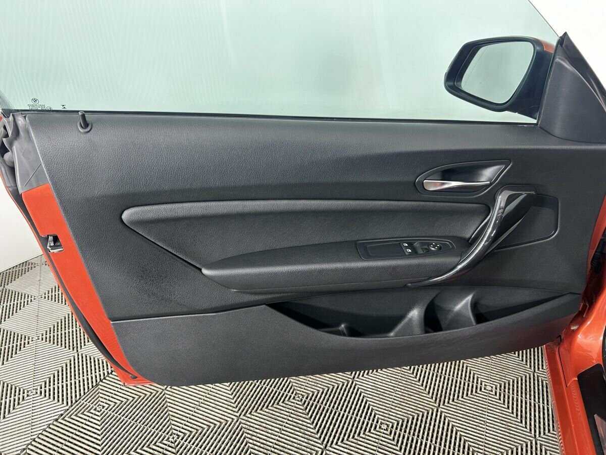 BMW 1 серии с пробегом — 2013 год. Фото: #7