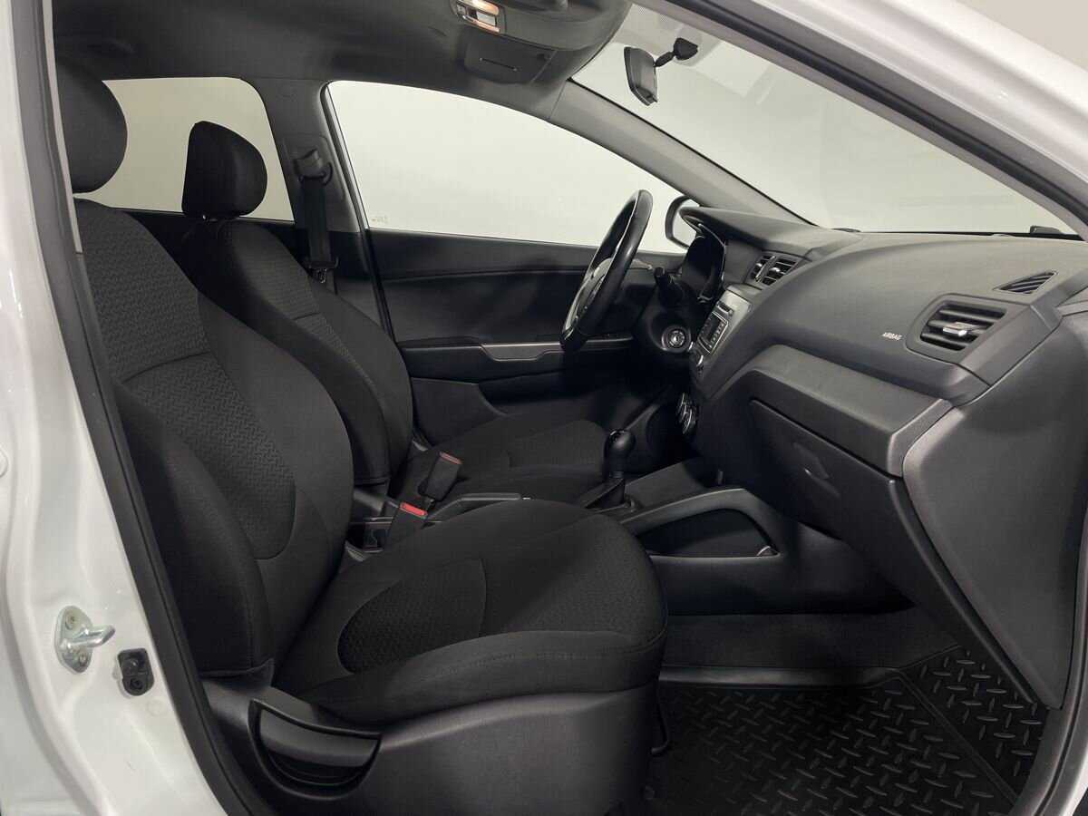 Kia Rio с пробегом — 2017 год. Фото: #13