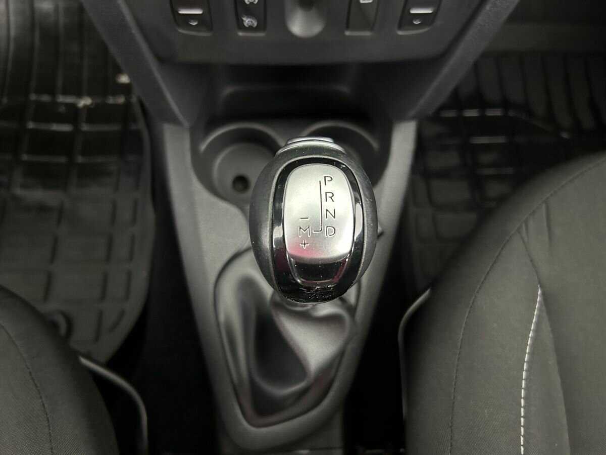 Renault Sandero с пробегом — 2016 год. Фото: #10