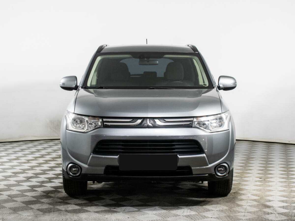 Mitsubishi Outlander с пробегом — 2012 год. Фото: #1