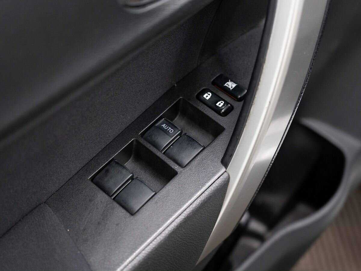 Toyota Corolla с пробегом — 2013 год. Фото: #19