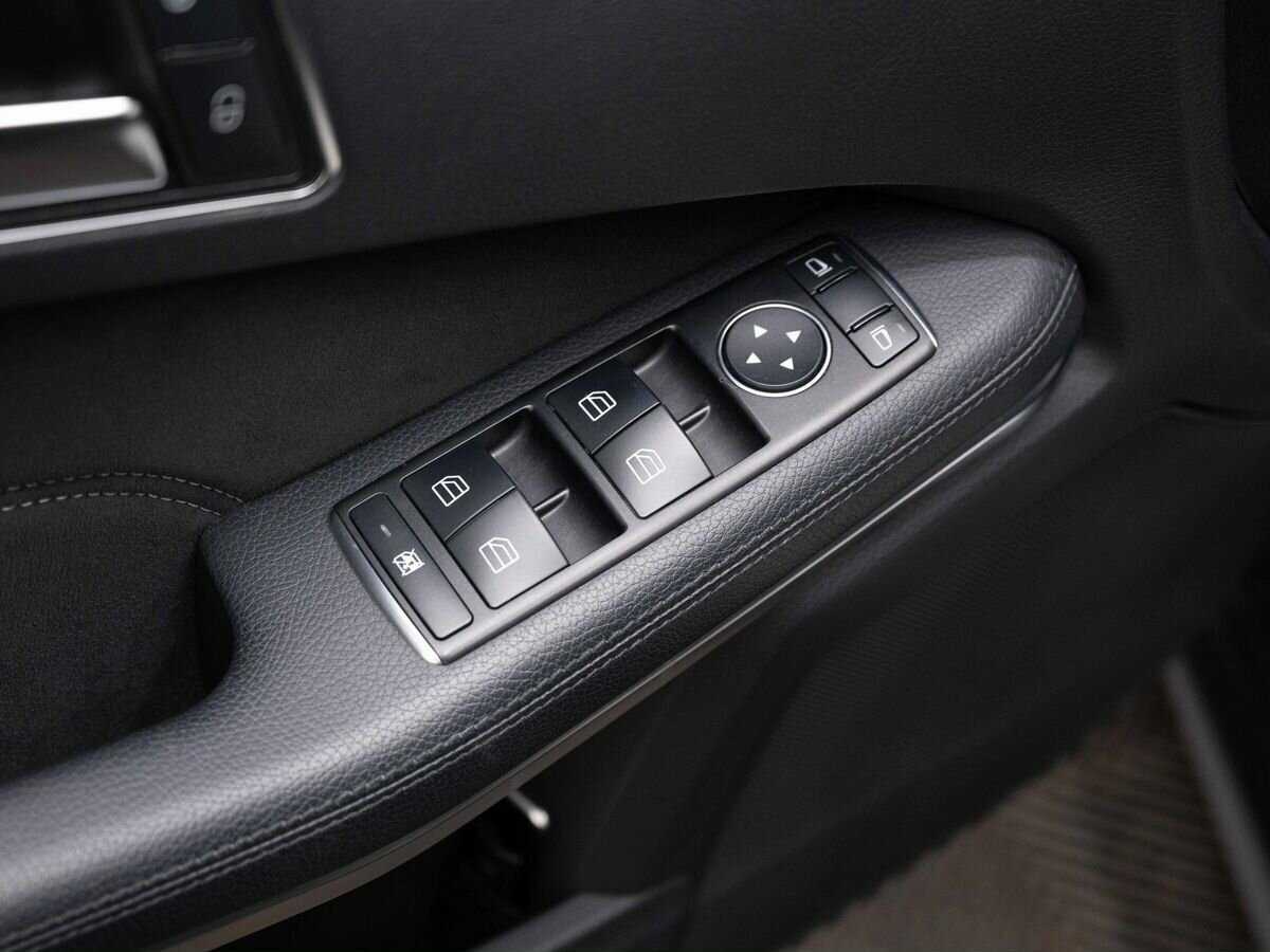 Mercedes-Benz E-Класс с пробегом — 2015 год. Фото: #23