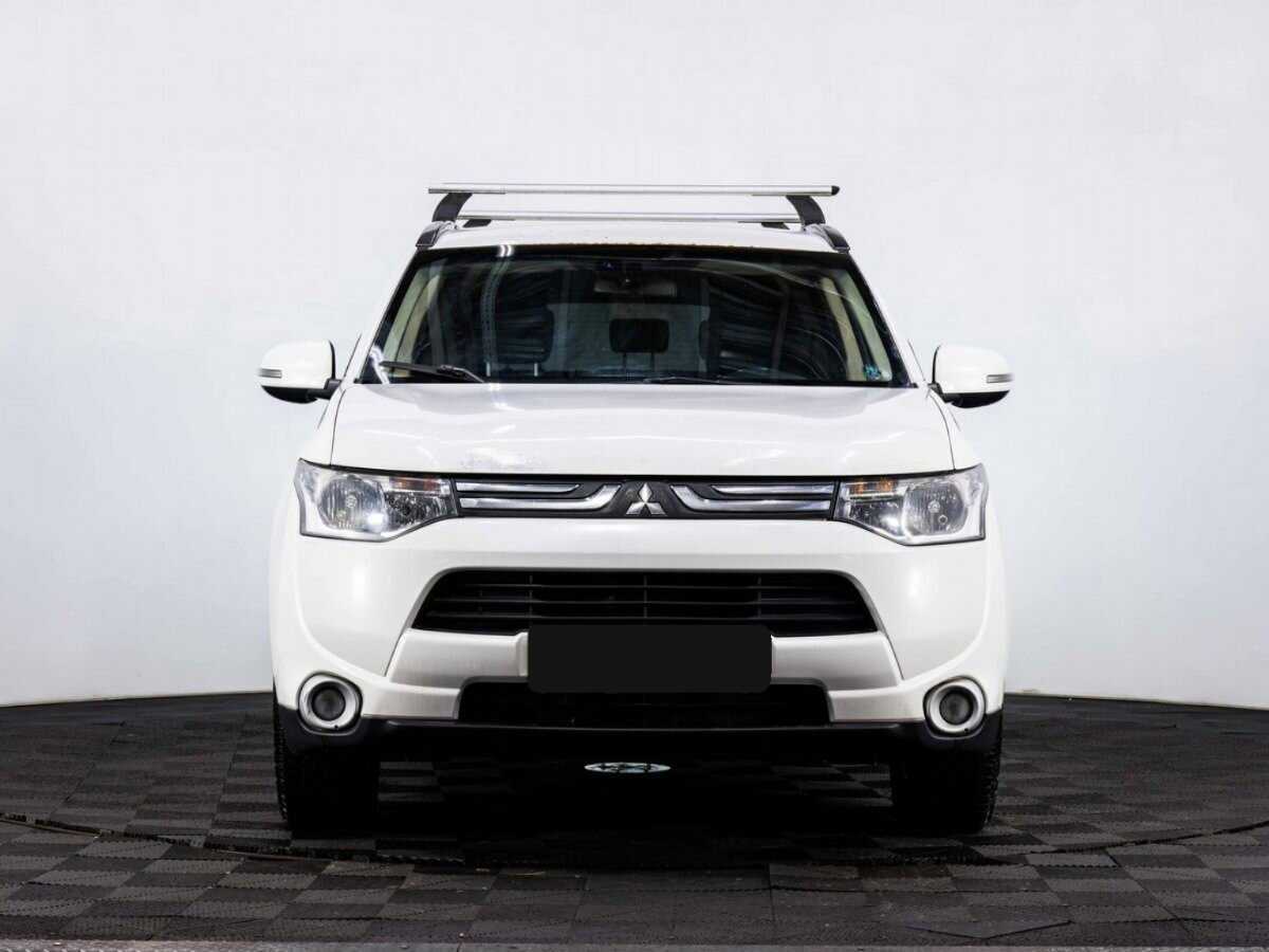 Mitsubishi Outlander с пробегом — 2012 год. Фото: #1