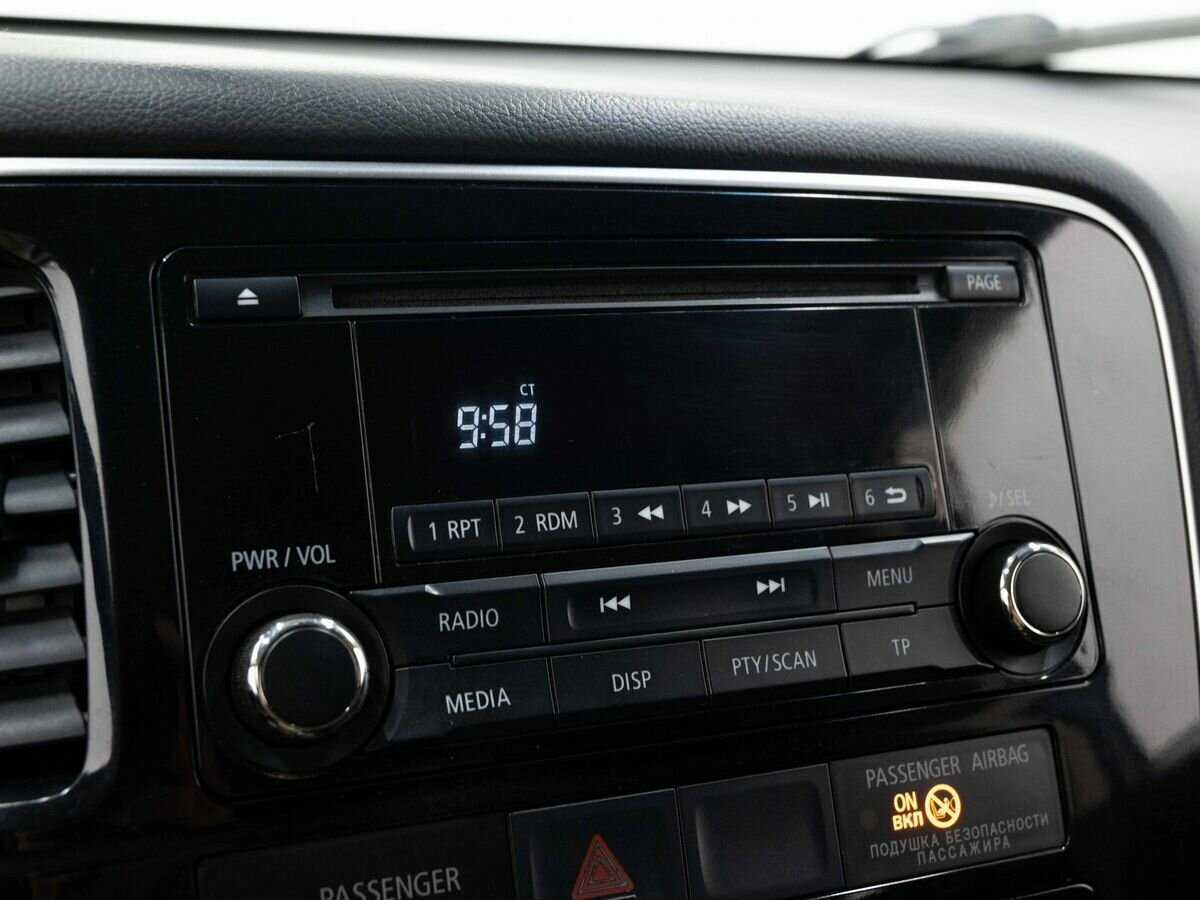 Mitsubishi Outlander с пробегом — 2012 год. Фото: #20