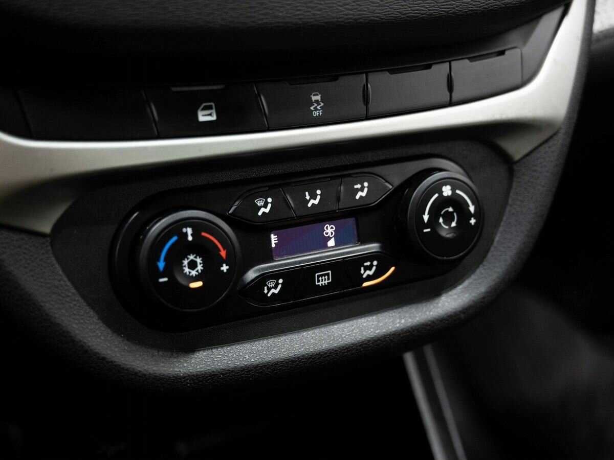 Lada (ВАЗ) Vesta с пробегом — 2020 год. Фото: #19