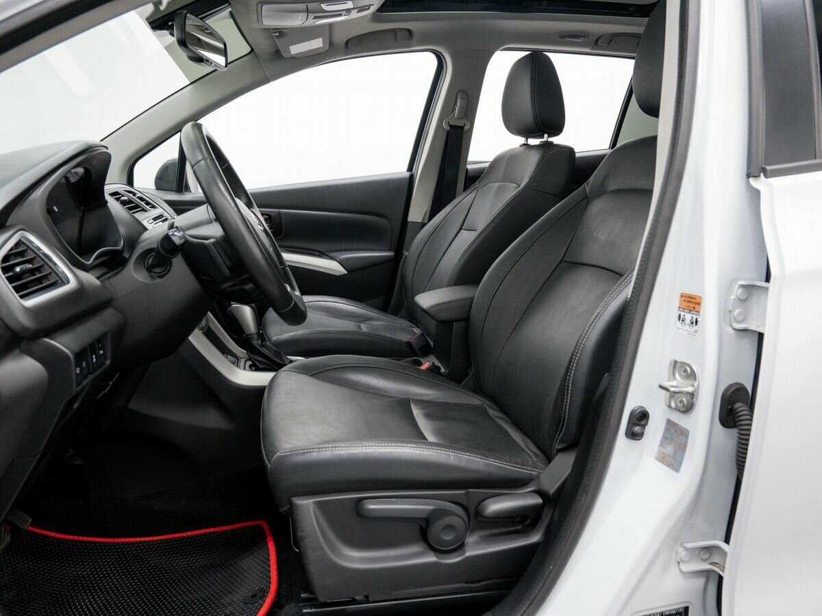 Suzuki SX4 с пробегом — 2014 год. Фото: #13