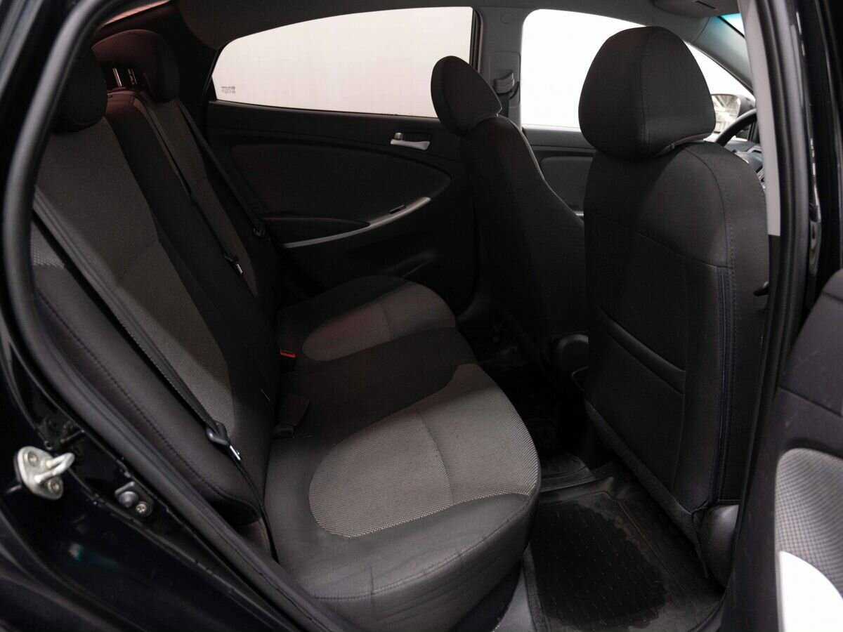 Hyundai Solaris с пробегом — 2013 год. Фото: #9