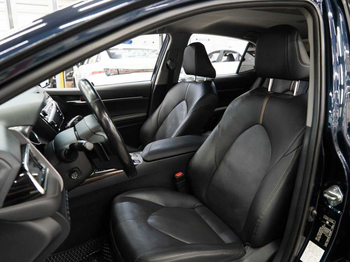 Toyota Camry с пробегом — 2018 год. Фото: #6