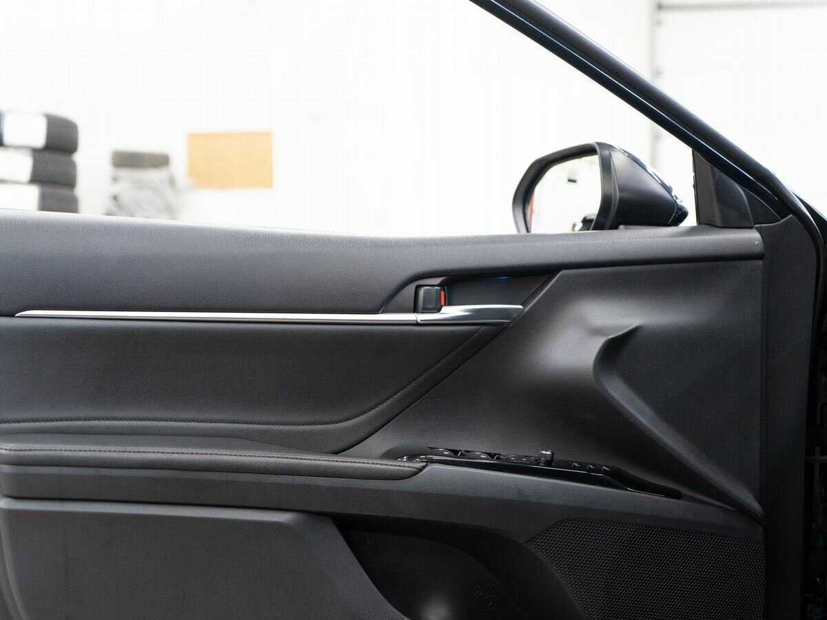 Toyota Camry с пробегом — 2018 год. Фото: #15