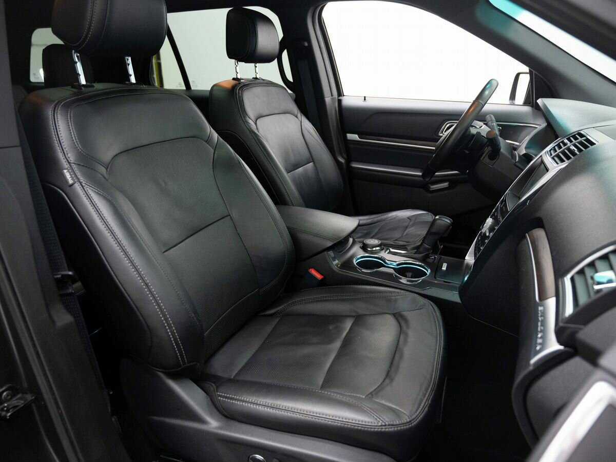 Ford Explorer с пробегом — 2016 год. Фото: #12
