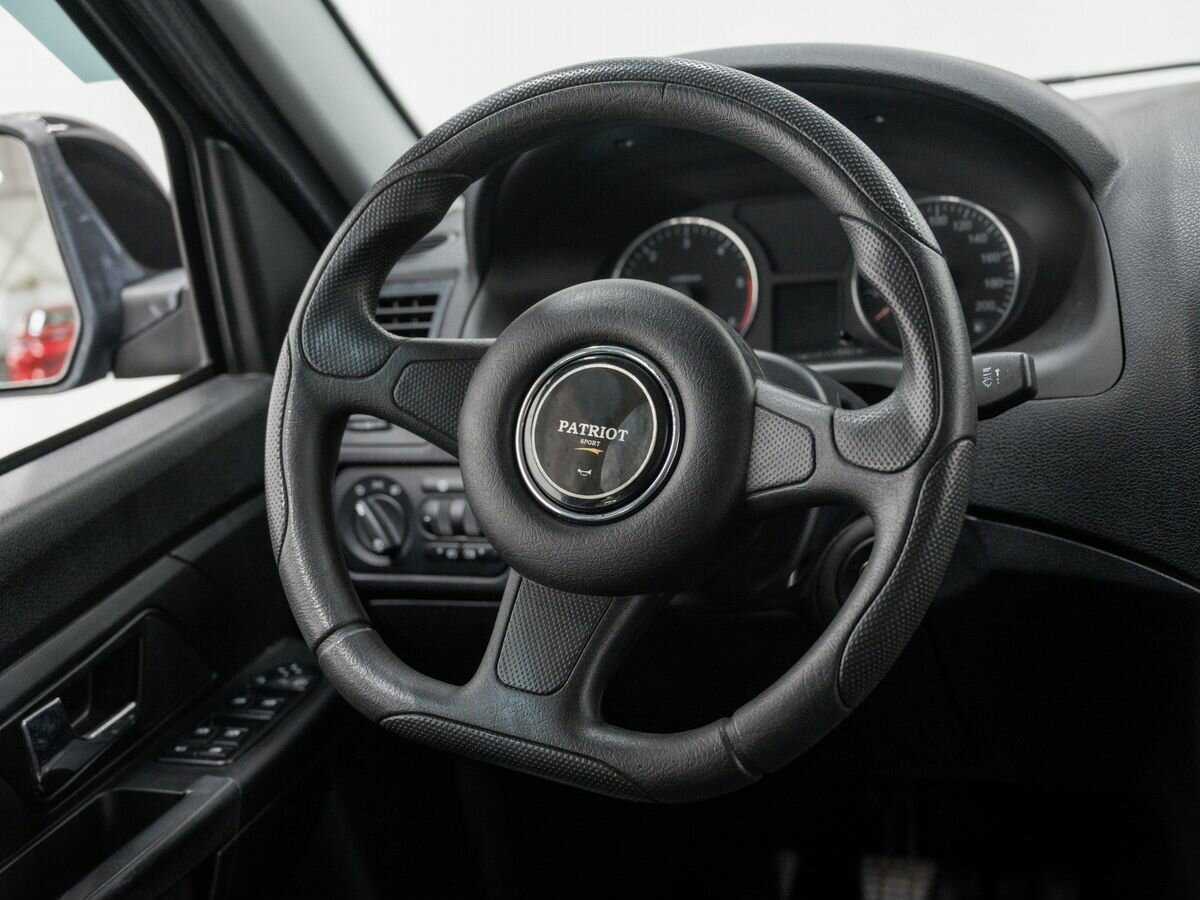 УАЗ Patriot с пробегом — 2015 год. Фото: #11