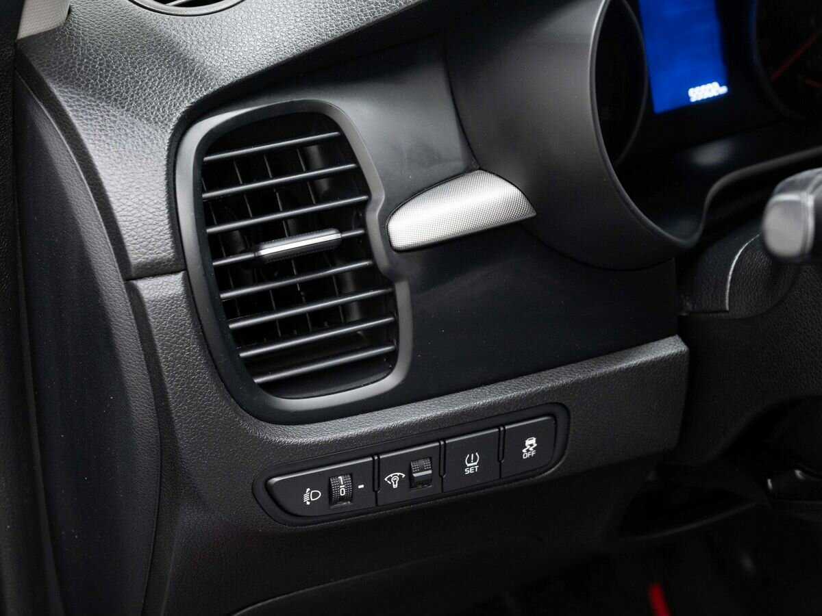 Kia Rio с пробегом — 2020 год. Фото: #20