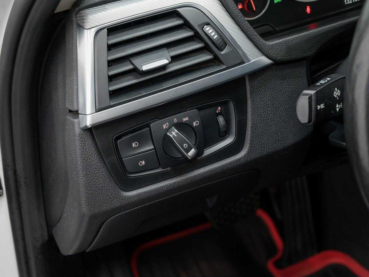 BMW 3 серии с пробегом — 2017 год. Фото: #15