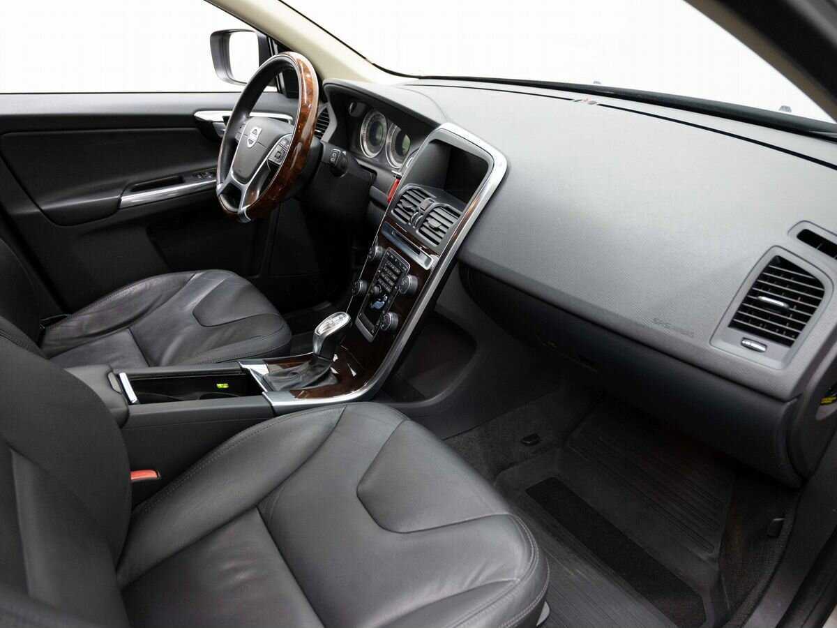 Volvo XC60 с пробегом — 2012 год. Фото: #10