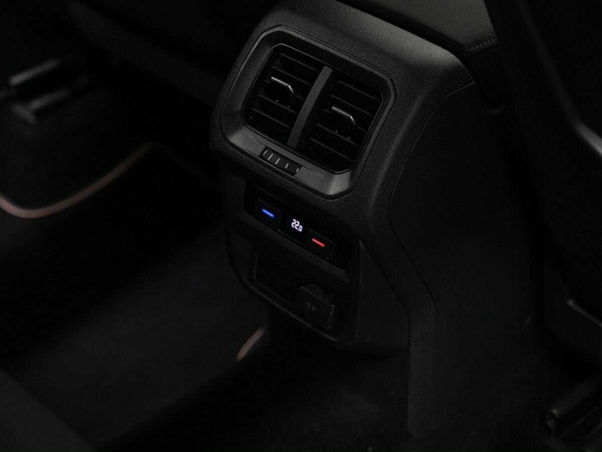 Volkswagen Tiguan с пробегом — 2018 год. Фото: #9