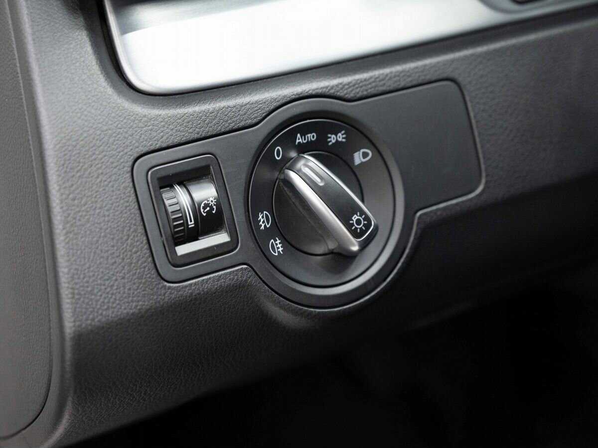 Volkswagen Passat CC с пробегом — 2013 год. Фото: #19