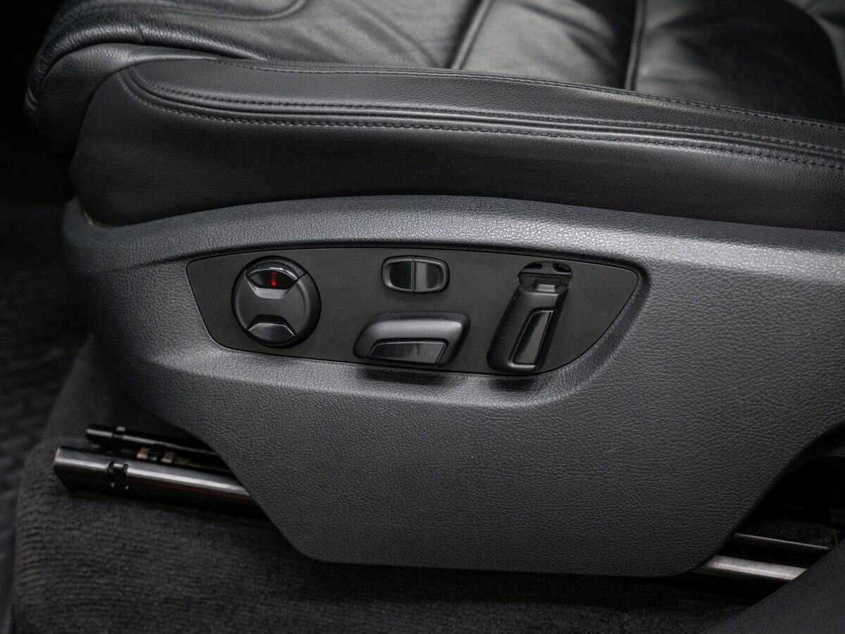 Volkswagen Touareg с пробегом — 2016 год. Фото: #15