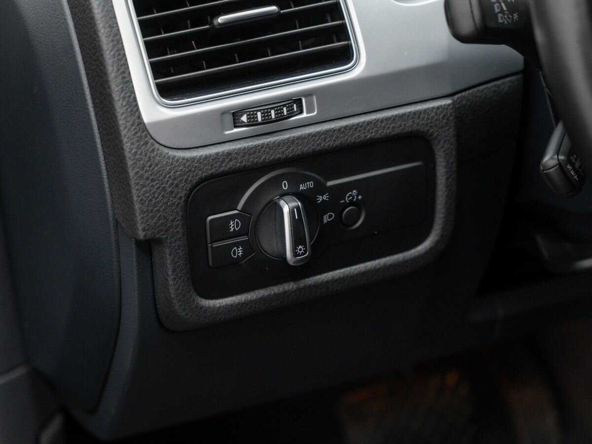 Volkswagen Touareg с пробегом — 2016 год. Фото: #16