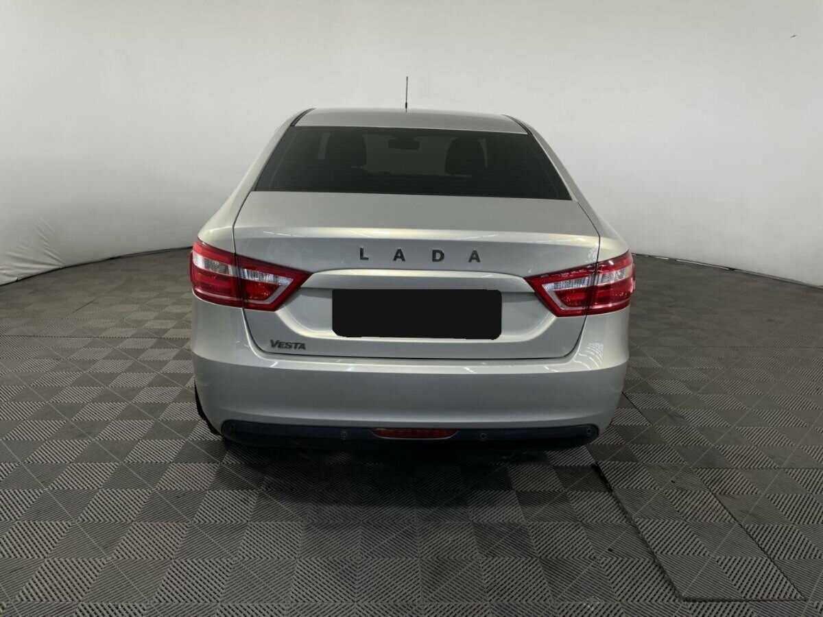 Lada (ВАЗ) Vesta с пробегом — 2018 год. Фото: #2