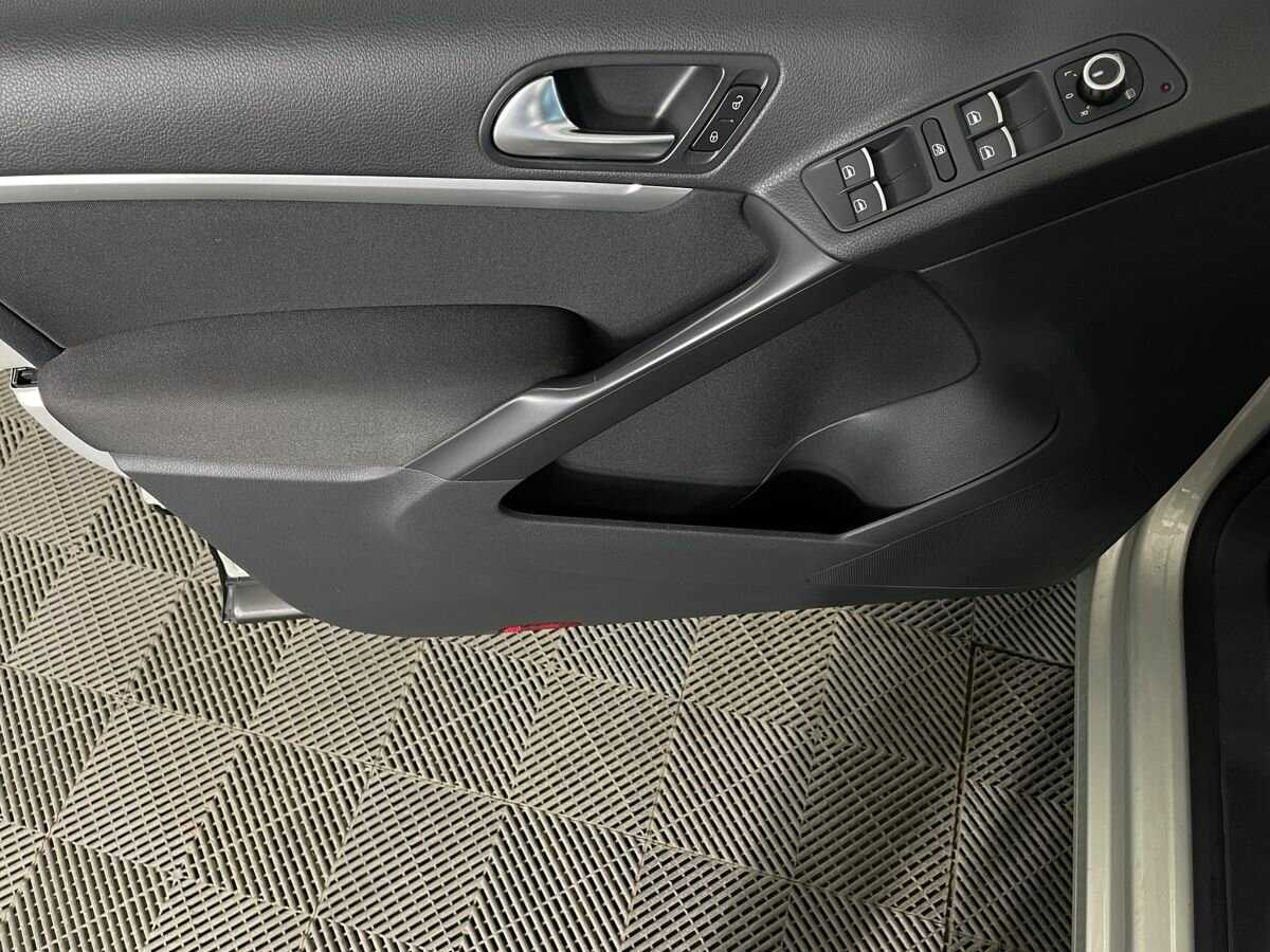 Volkswagen Tiguan с пробегом — 2012 год. Фото: #7
