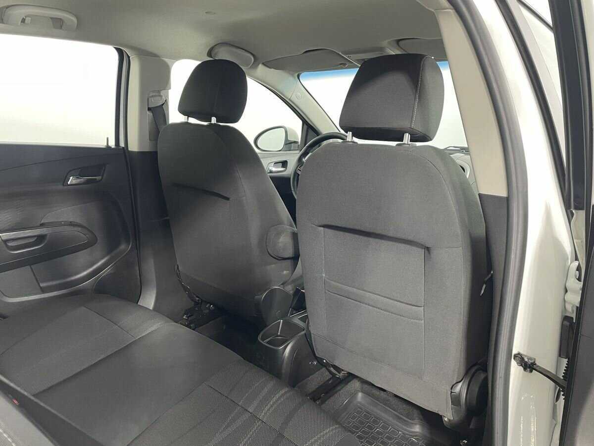 Chevrolet Aveo с пробегом — 2014 год. Фото: #14